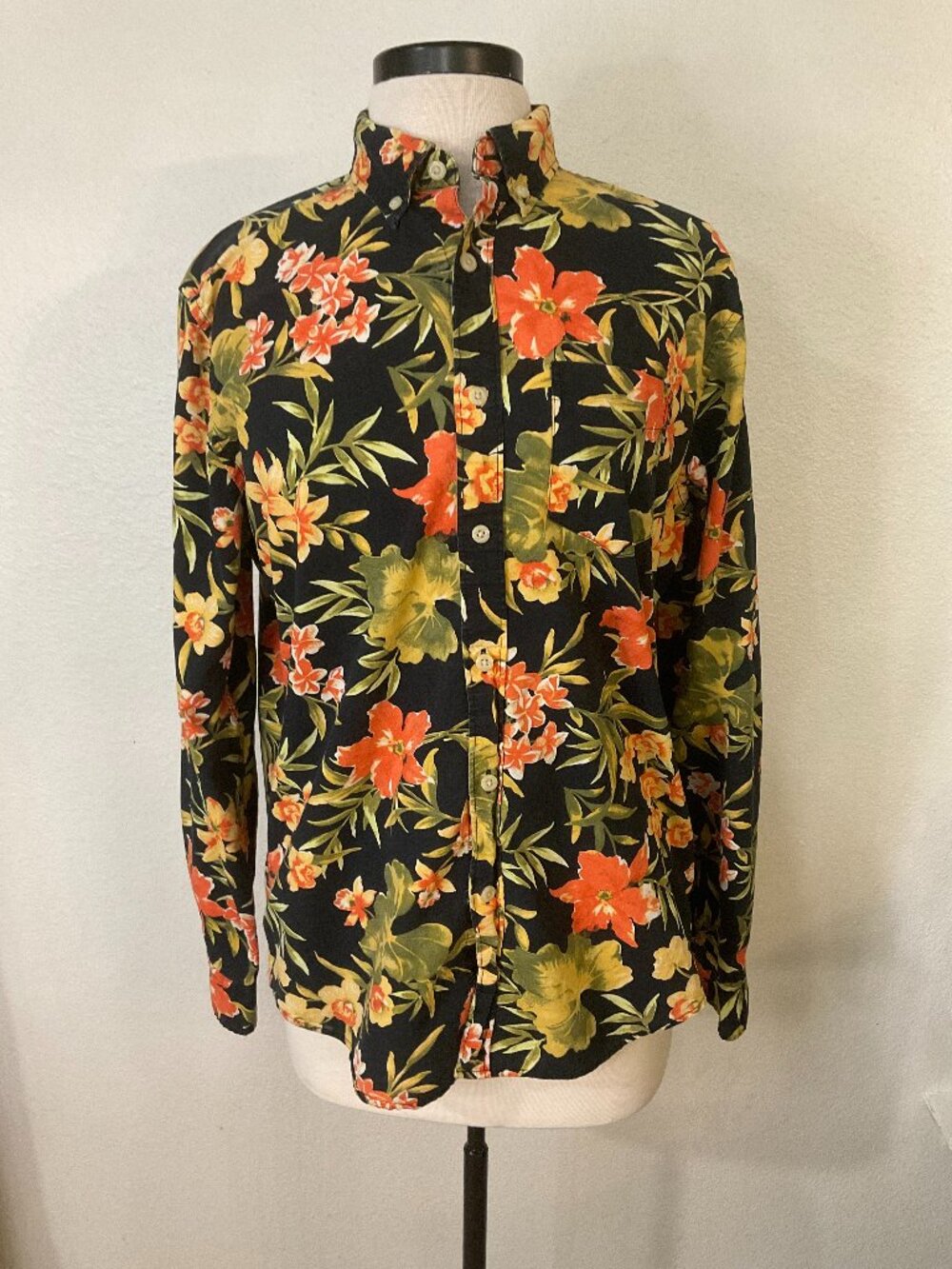 American Eagle Men’s M Seriously Soft Floral Button Down Shirt